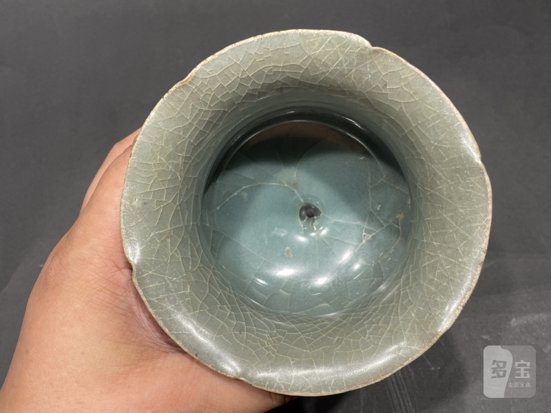明 龙泉官窑花口花盆 - 图6